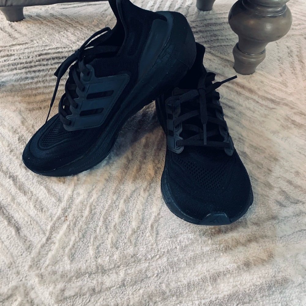 ❌SOLD❌Adidas UltraBoost - Picture 4 of 5